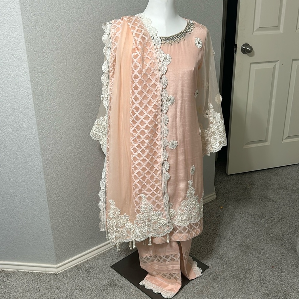 Shalwar kameez duppatta Indian Pakistani wear. Light pink white. Size M (40) - Picture 3 of 17